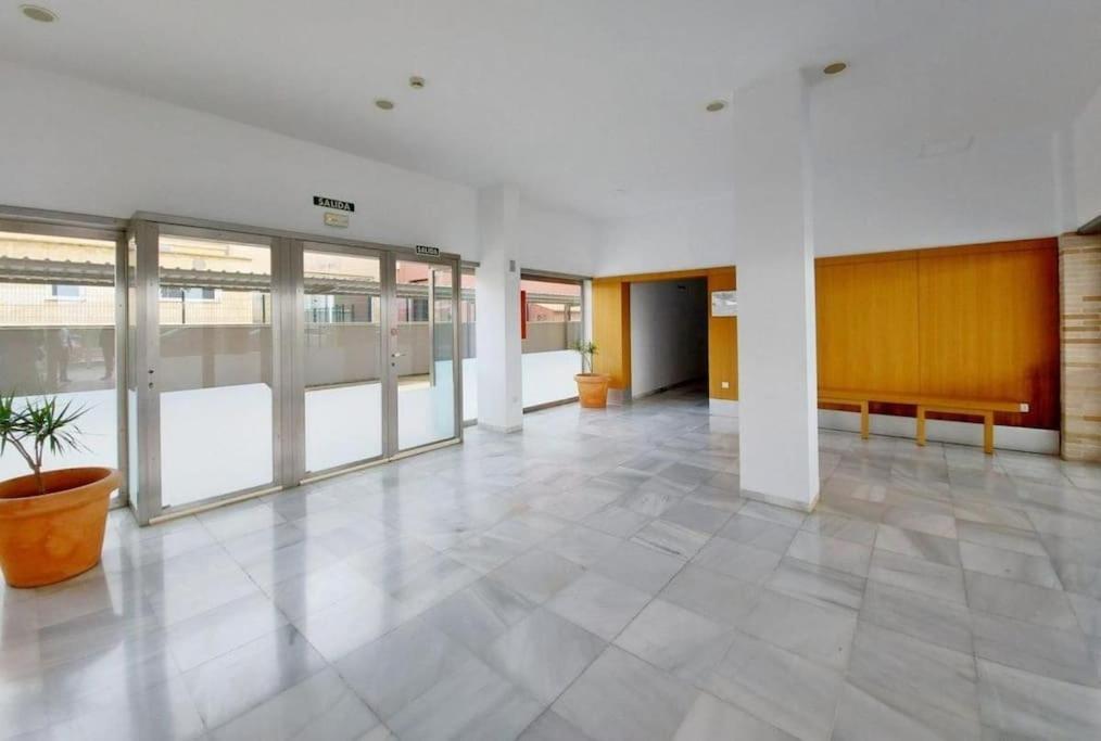 Piso A Dos Calles De La Playa 엘푸에르토데산타마리아 외부 사진